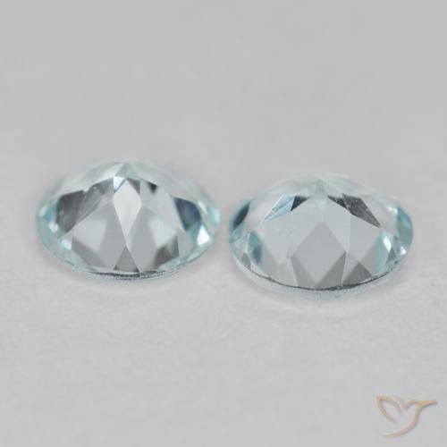 Gemas de Aguamarina Azul muy claro natural de 0.66 ct, Redondo, VVS-VS