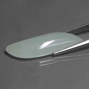 Venturina Verde claro natural de 18.27 ct, Forma elegante, Translúcido