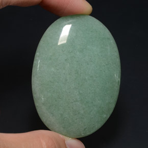 Aventurina verde natural de 102,50 ct, corte óvalo, opaco