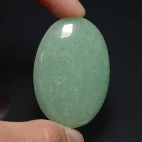 Aventurina verde natural de 65,37 ct, corte óvalo, opaco