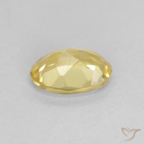 Berilo Dorado claro natural de 0.66 ct, Ovalada, VS