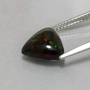 Ópalo negro multicolor natural de 1,88 ct, trillón, opaco