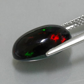Ópalo negro multicolor natural de 3,75 ct, corte óvalo, opaco
