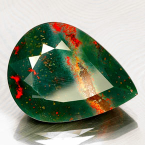 Heliotropo verde natural de 16,93 ct, en forma de pera, opaco