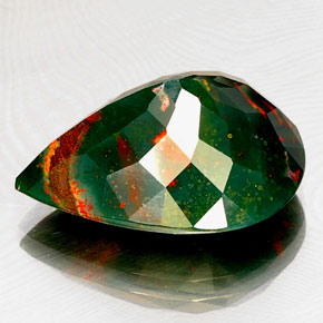 Heliotropo verde natural de 16,93 ct, en forma de pera, opaco
