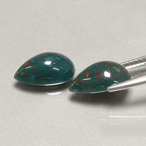 Gemas de Sanguinaria Verde moteado natural de  ct, En forma de pera, Opaco