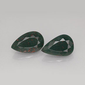 Gemas de Sanguinaria Verde moteado natural de  ct, En forma de pera, Opaco