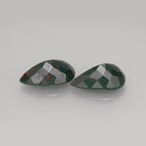Gemas de Sanguinaria Verde moteado natural de  ct, En forma de pera, Opaco