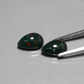 Gemas de heliotropo verde natural de  ct, en forma de pera, opaco
