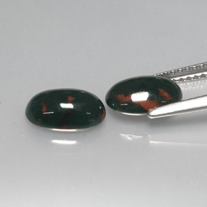 Gemas de Sanguinaria Verde moteado natural de  ct, Corte Óvalo, Opaco