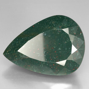 Heliotropo verde natural de 63,66 ct, en forma de pera, opaco