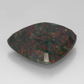 Sanguinaria Verde moteado natural de 31.69 ct, Trillón, Opaco