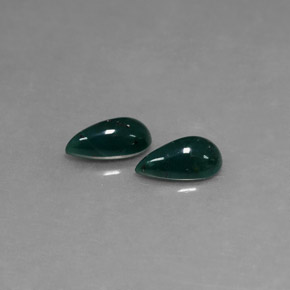 Gemas de heliotropo verde natural de  ct, en forma de pera, opaco