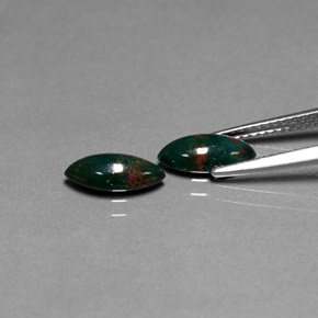 Gemas de heliotropo verde natural de  ct, marquesa, opaco