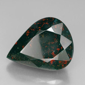Heliotropo verde natural de 31,14 ct, en forma de pera, opaco
