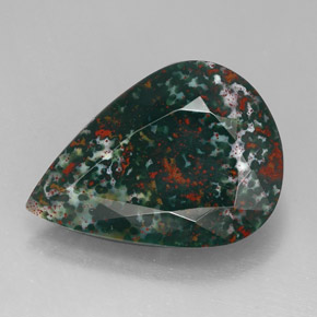 Heliotropo verde natural de 24,33 ct, en forma de pera, opaco