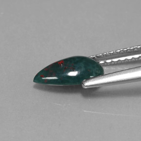 Sanguinaria Verde moteado natural de 0.69 ct, En forma de pera, Opaco