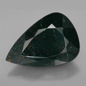 Heliotropo verde natural de 31,74 ct, en forma de pera, opaco