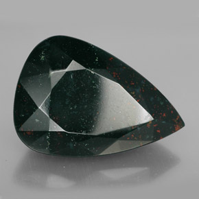Heliotropo verde natural de 31,74 ct, en forma de pera, opaco