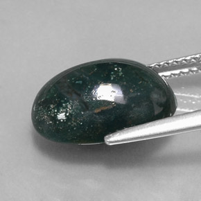 Heliotropo verde natural de 4,74 ct, corte óvalo, opaco