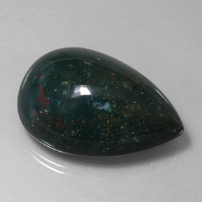 Heliotropo verde natural de 33,97 ct, en forma de pera, opaco