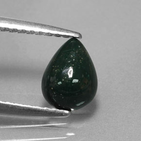 Heliotropo verde natural de 0,70 ct, en forma de pera, opaco
