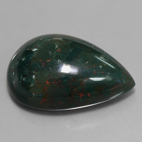 Heliotropo verde natural de 61,31 ct, en forma de pera, opaco