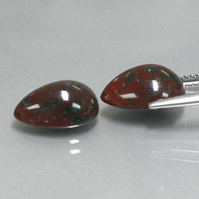 Gemas de Sanguinaria Verde moteado natural de  ct, En forma de pera, Opaco