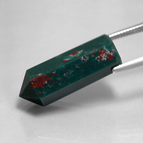 Sanguinaria Verde moteado natural de 22.90 ct, Forma elegante, Opaco