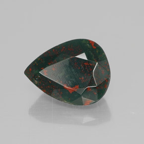 Heliotropo verde natural de 2,41 ct, en forma de pera, opaco