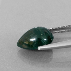 Heliotropo verde natural de 2,83 ct, en forma de pera, opaco