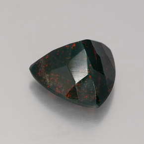 Heliotropo verde natural de 4,76 ct, trillón, opaco