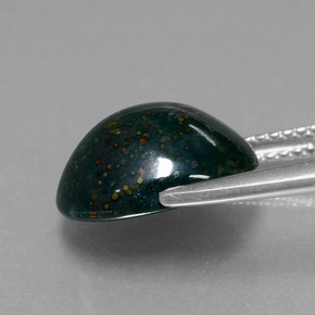 Heliotropo verde natural de 5,20 ct, corte óvalo, opaco