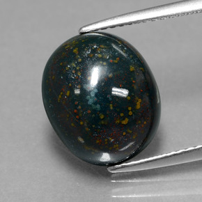 Heliotropo verde natural de 6,89 ct, corte óvalo, opaco