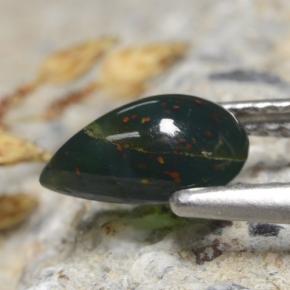 Heliotropo verde natural de 0,83 ct, en forma de pera, opaco