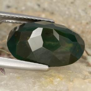 Sanguinaria Verde moteado natural de 7.83 ct, Corte Óvalo, Opaco