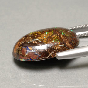 Ópalo boulder multicolor natural de 10,06 ct, corte óvalo, opaco