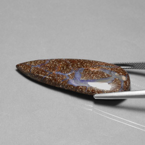 Ópalo boulder multicolor natural de 26,52 ct, en forma de pera, opaco