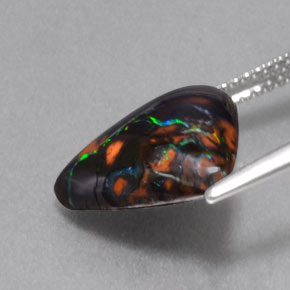 Ópalo boulder multicolor natural de 5,75 ct, forma elegante, opaco