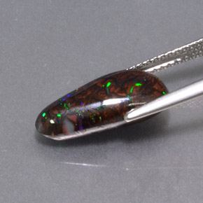 Ópalo boulder multicolor natural de 4,97 ct, forma elegante, opaco