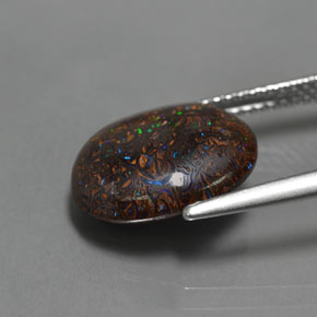 Ópalo boulder multicolor natural de 4,86 ct, corte óvalo, opaco
