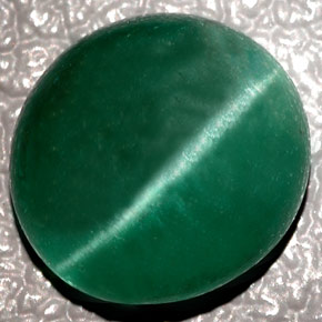 Apatita Ojo de Gato Verde natural de 2.57 ct, Corte Óvalo, Translúcido