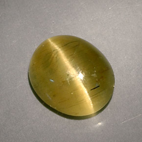 Apatita Ojo de Gato Verde amarillo natural de 3.09 ct, Corte Óvalo, Translúcido