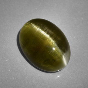 Apatita Ojo de Gato Verde dorado natural de 7.37 ct, Corte Óvalo, Translúcido