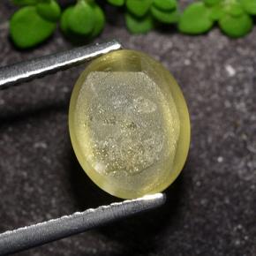Apatita Ojo de Gato Amarillo-dorado claro natural de 3.51 ct, Corte Óvalo, Translúcido
