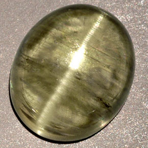Cat's eye diaspore verde natural de 6,32 ct, transparente, transparente / translúcido
