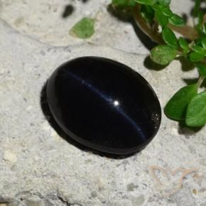 Escapolita Ojo de Gato Negro natural de 5.96 ct, Ovalada, Opaco