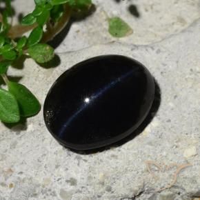 Escapolita Ojo de Gato Negro natural de 5.96 ct, Ovalada, Opaco