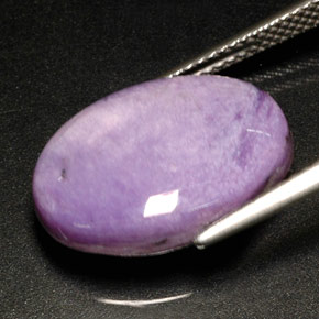 Charoíta Violeta natural de 8.19 ct, Corte Óvalo, Opaco