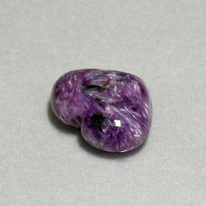 Charoíta violeta natural de 4,95 ct, forma de corazón, opaco